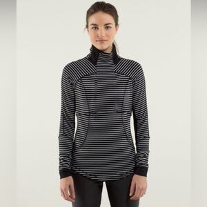 Lululemon Base Runner Parallel Stripe
Half Zip Sz 8